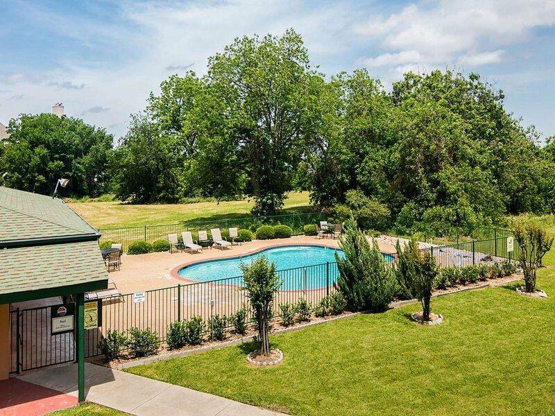 Quality Inn & Suites Garland - East Dallas المظهر الخارجي الصورة