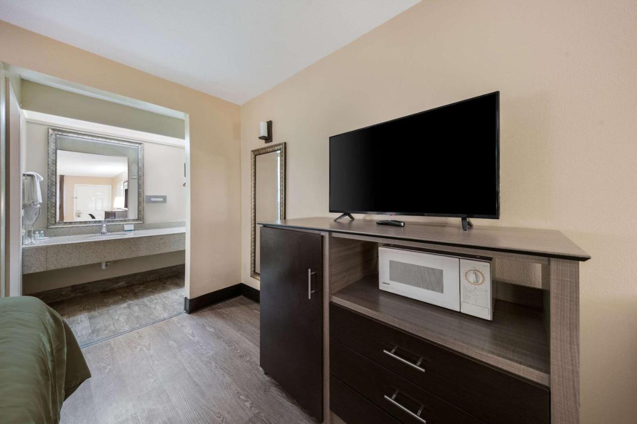 Quality Inn & Suites Garland - East Dallas المظهر الخارجي الصورة