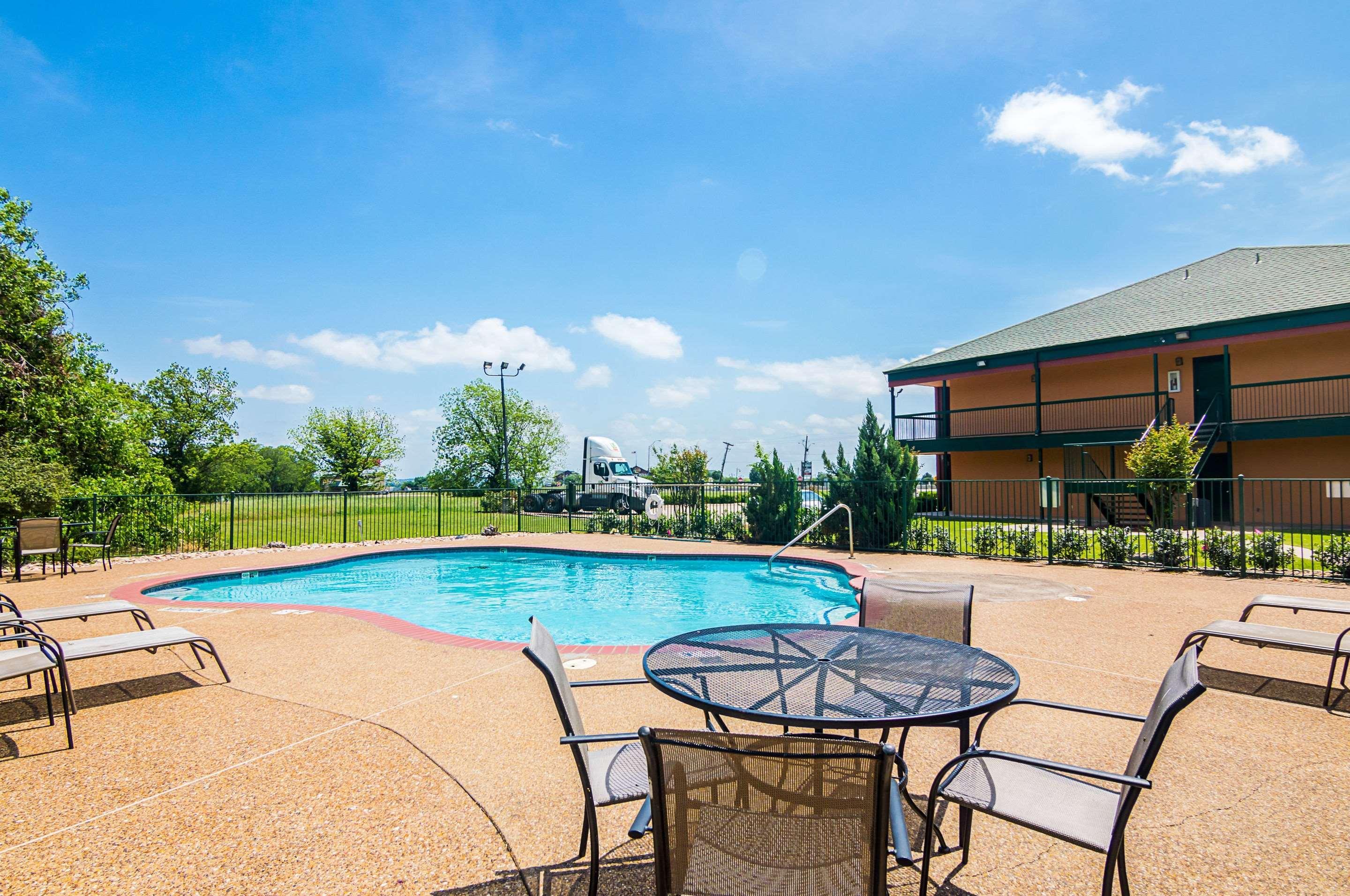 Quality Inn & Suites Garland - East Dallas المظهر الخارجي الصورة