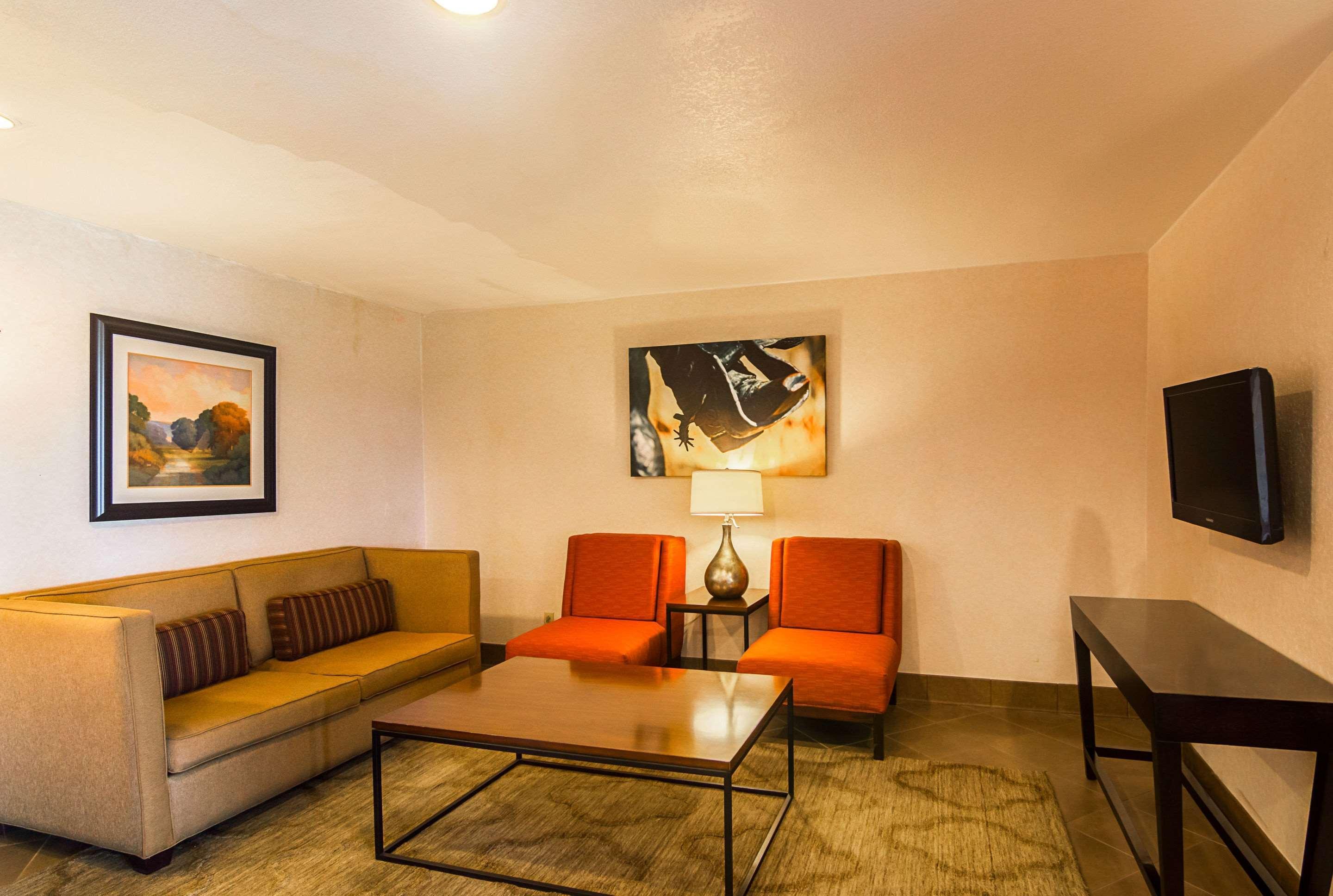 Quality Inn & Suites Garland - East Dallas المظهر الخارجي الصورة